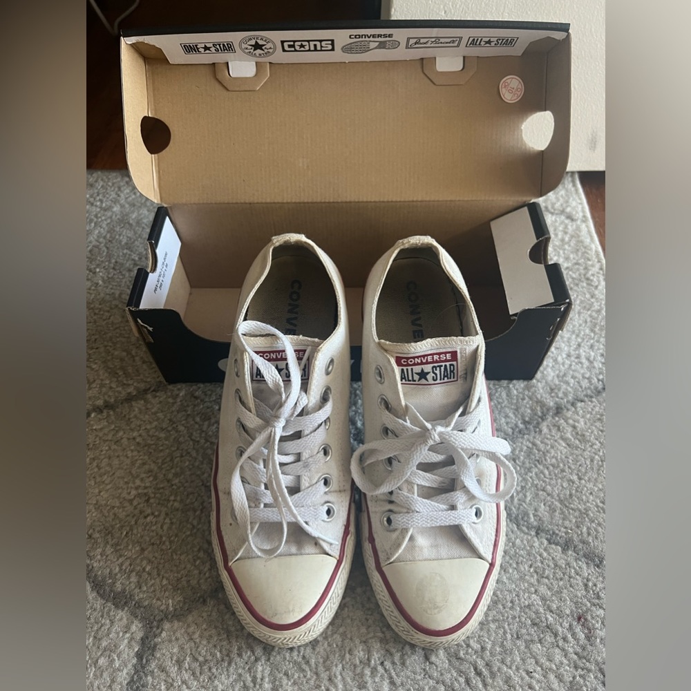 women’s converse, size 7.5, white